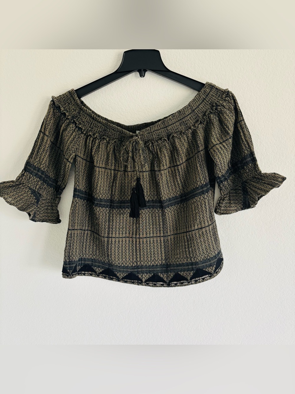 Talori Smocked Off-The-Shoulder Geometric Boho Blouse Western Size Medium Green